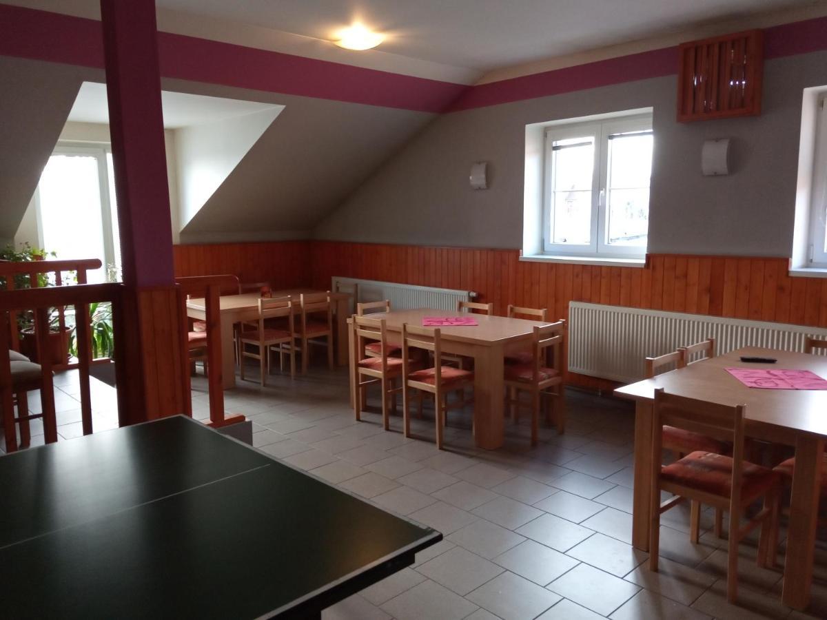 Penzion & Ubytovani Chrast  Exterior foto